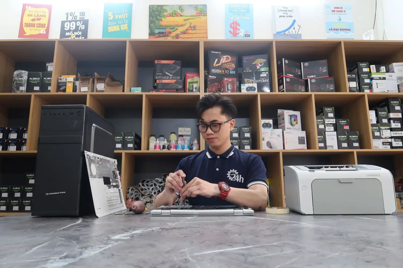 充电模块与配电柜选型对比：适配充电站的技术方案